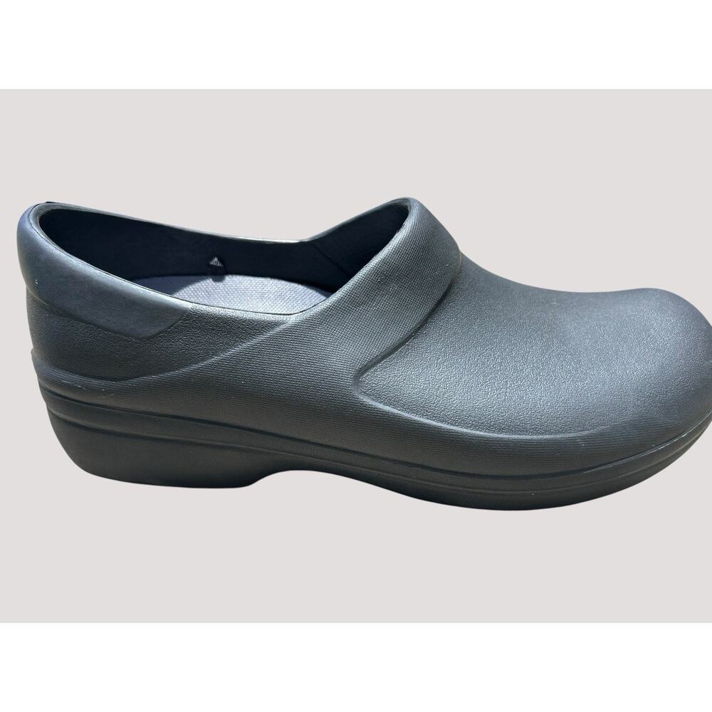 Crocs On The Clock Women’s Size 10 Black Slip Resistant Comfort Work Clogs Shoes - Picture 7 of 9
